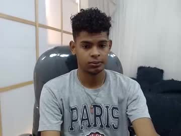 Boylittle19cm Chaturbate stream image from May 01, 2025