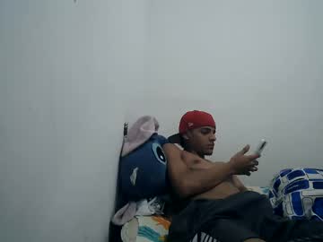 Golden_1824 Chaturbate stream image from May 01, 2025