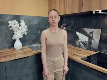 Lynettebeldon Chaturbate stream image from May 01, 2025