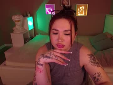 Krissmoss Chaturbate stream image from May 01, 2025