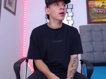 Thomas_Foxl Chaturbate stream image from May 01, 2025
