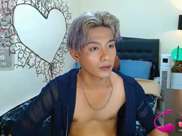 Wildesttwinky Chaturbate stream image from May 01, 2025