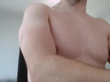 King101212 Chaturbate stream image from May 01, 2025