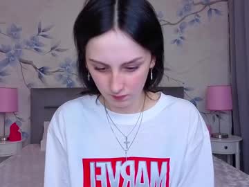 Little_Moly999 Chaturbate stream image from May 01, 2025