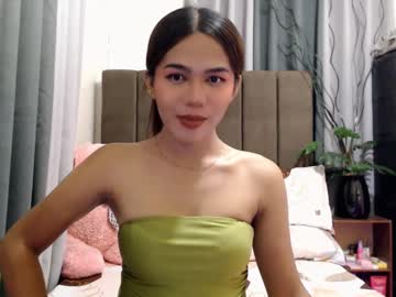 Urswtasian_Chesca Chaturbate stream image from May 01, 2025