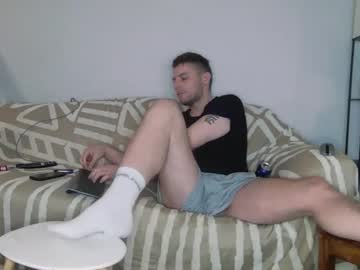 Englishladxxx Chaturbate stream image from May 01, 2025