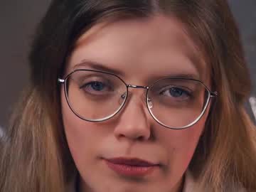 Lynnecleeton Chaturbate stream image from May 01, 2025