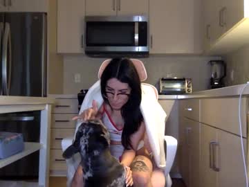 Vibingwithchloe Chaturbate stream image from May 01, 2025