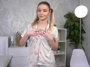 Lynnegartrell Chaturbate stream image from May 01, 2025