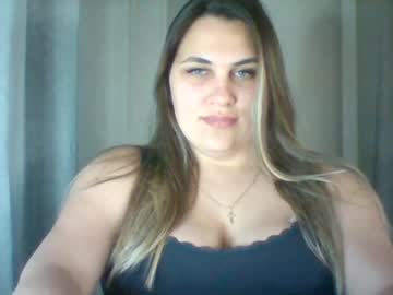 Moonlitrose_ Chaturbate stream image from May 01, 2025