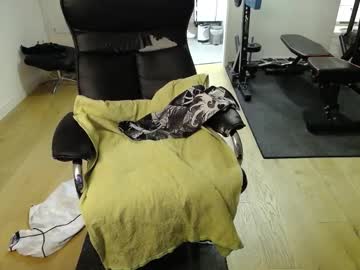 Whiterabbit_86 Chaturbate stream image from May 01, 2025