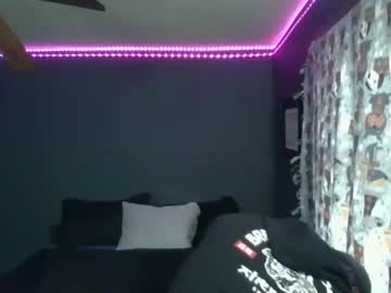 Zephaniahw22 Chaturbate stream image from May 01, 2025