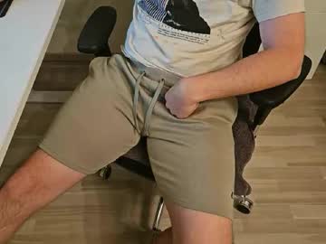Tree1989 Chaturbate stream image from May 01, 2025