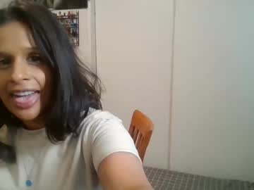 Cjtovar90 Chaturbate stream image from May 01, 2025