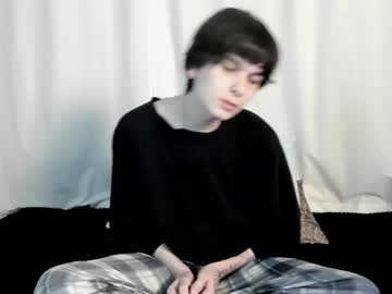 Lazydarkknight Chaturbate stream image from May 02, 2025