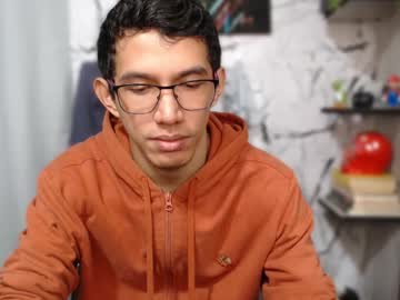 Noah_89r Chaturbate stream image from May 02, 2025