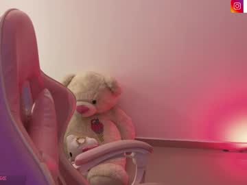 Catherine_111 Chaturbate stream image from May 02, 2025