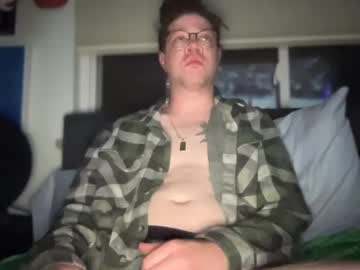 Hunglungq Chaturbate stream image from May 02, 2025
