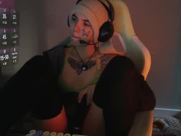 Bluedweeb Chaturbate stream image from May 02, 2025