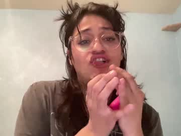 Misstinydee Chaturbate stream image from May 02, 2025