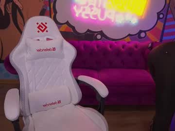 Bellalapetit Chaturbate stream image from May 02, 2025