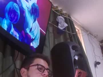 Yefershz11 Chaturbate stream image from May 02, 2025
