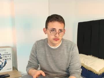 Kyler_Whitee Chaturbate stream image from May 02, 2025