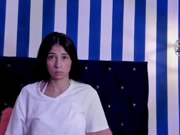 Little_Berrry Chaturbate stream image from May 02, 2025