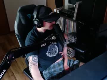 Alexlong20 Chaturbate stream image from May 02, 2025