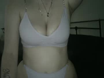 Missceeeceee Chaturbate stream image from May 02, 2025