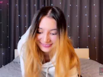 Asya_Foxy Chaturbate stream image from May 02, 2025