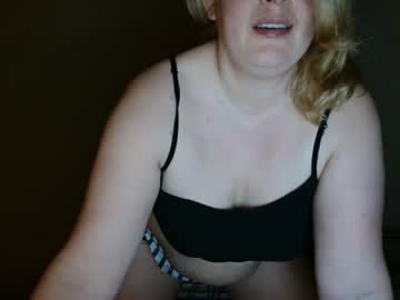 Silvess333 Chaturbate stream image from May 02, 2025