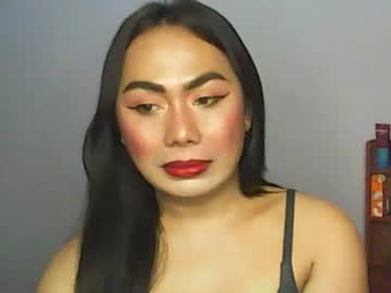 Xqueen_Beatricex Chaturbate stream image from May 02, 2025