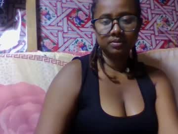 Clarisse898 Chaturbate stream image from May 02, 2025