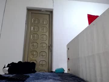 Leosaenz22 Chaturbate stream image from May 02, 2025