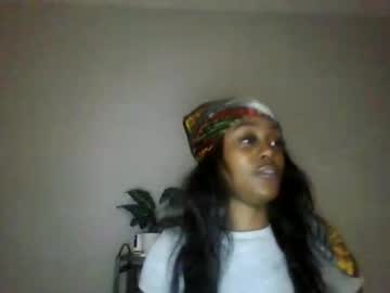 Sapphireduh2 Chaturbate stream image from May 03, 2025