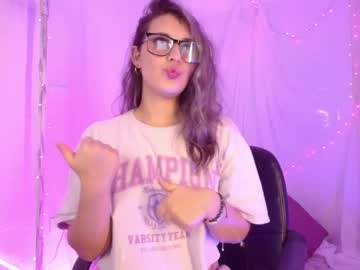 Isabella_Rross Chaturbate stream image from May 03, 2025
