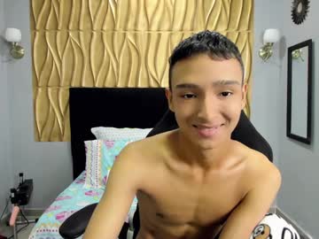 Santi19_ Chaturbate stream image from May 03, 2025
