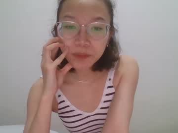 Heylilies Chaturbate stream image from May 03, 2025