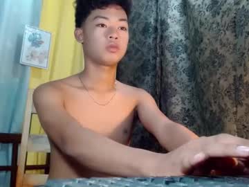 Frunk_Star Chaturbate stream image from May 03, 2025