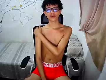 Rayeduardo46 Chaturbate stream image from May 03, 2025