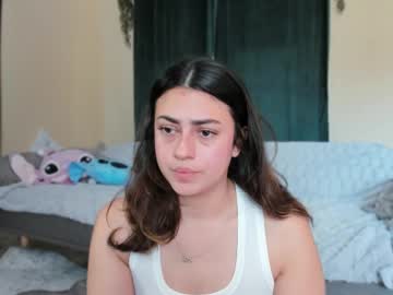 Petitebutterfly Chaturbate stream image from May 03, 2025