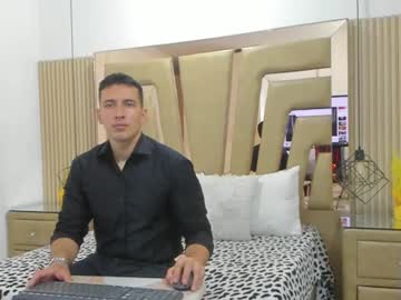 Daniel_Fetuccini Chaturbate stream image from May 03, 2025
