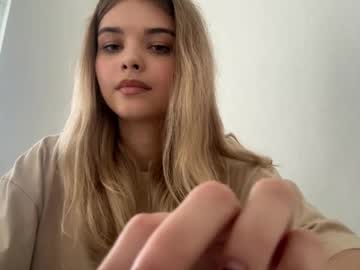 Naughty_Dreams_Xo Chaturbate stream image from May 03, 2025