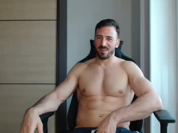 Aaront0pmuscles Chaturbate stream image from May 03, 2025