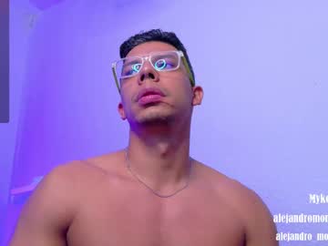 Alejandro_Montalban Chaturbate stream image from May 03, 2025