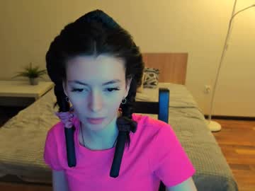 Julietta_Has_A_Gun Chaturbate stream image from May 03, 2025