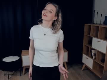 Silensia Chaturbate stream image from May 03, 2025