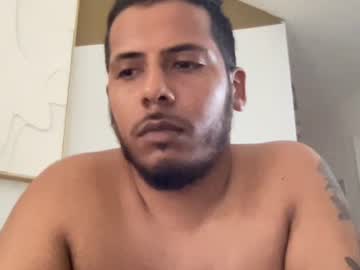 Kzen37313 Chaturbate stream image from May 03, 2025