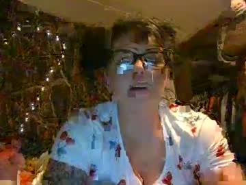 Southernkissesxo Chaturbate stream image from May 04, 2025